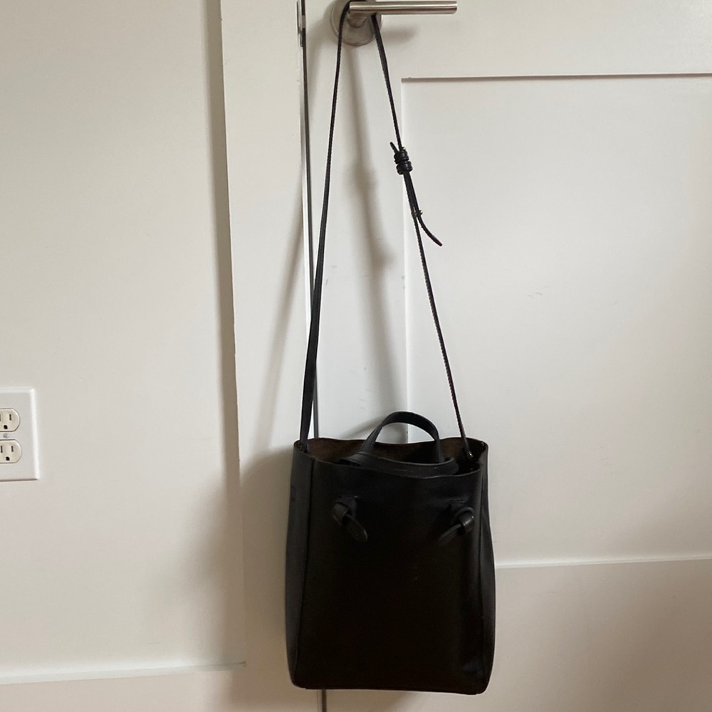 Nisolo black leather shopper